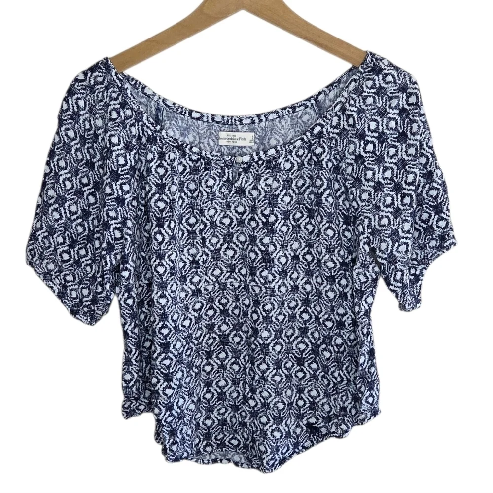 Abercrombie & Fitch | Navy White Print Boho Puff Sleeve Top Round Hem Size Small